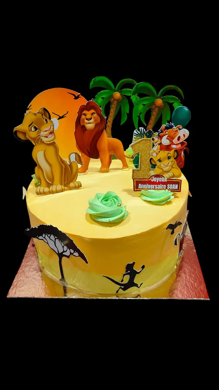 Gâteau jaune sur le thème du Roi Lion